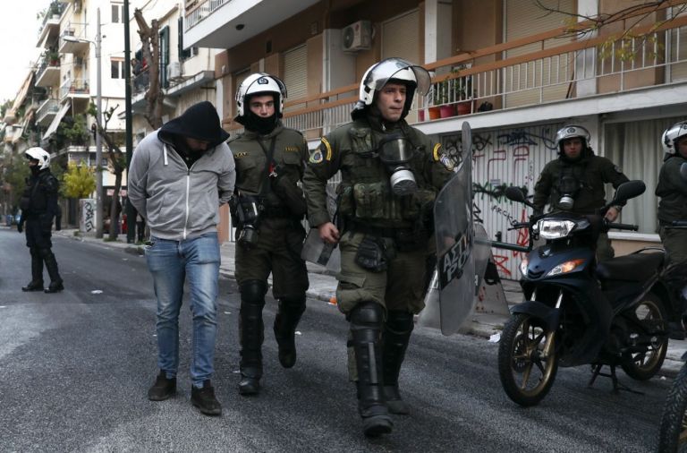 Κουκάκι: Κόρη ηθοποιού ανάμεσα στους συλληφθέντες