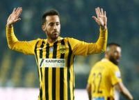 Αλεχάνδρο Μενέντες: Καταγγελία του Ισπανού βάζει σε “μπελάδες” τον Άρη