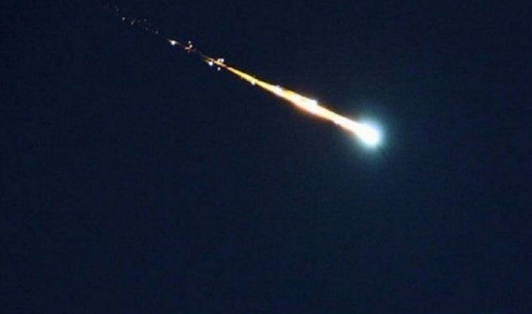 Μετεωρίτης: Έπεσε στην Αίγινα – Μαρτυρίες πολιτών
