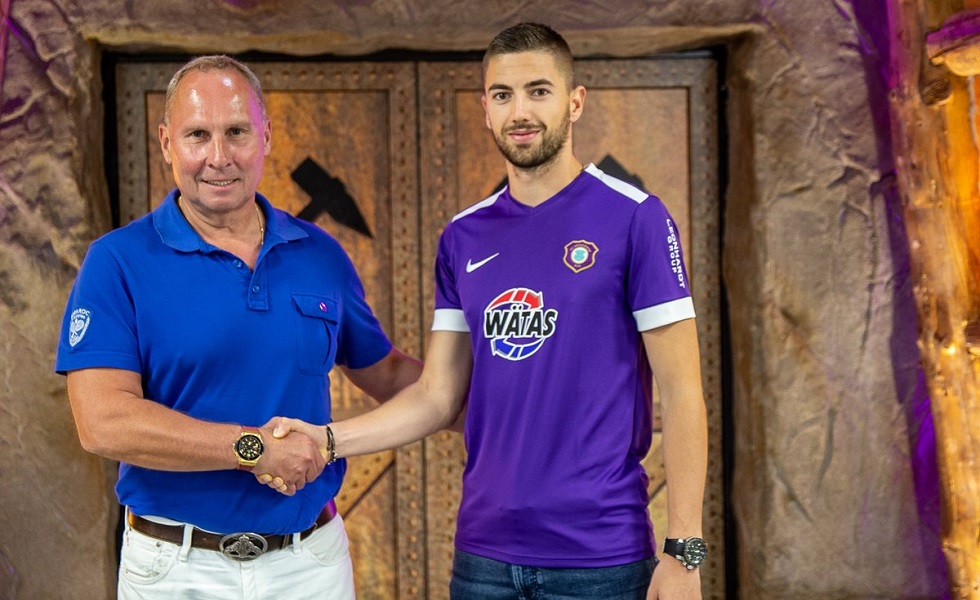 Μάρκο Μιχόγεβιτς: Η Άουε ετοιμάζει πρόταση για τον Βόσνιο στόπερ