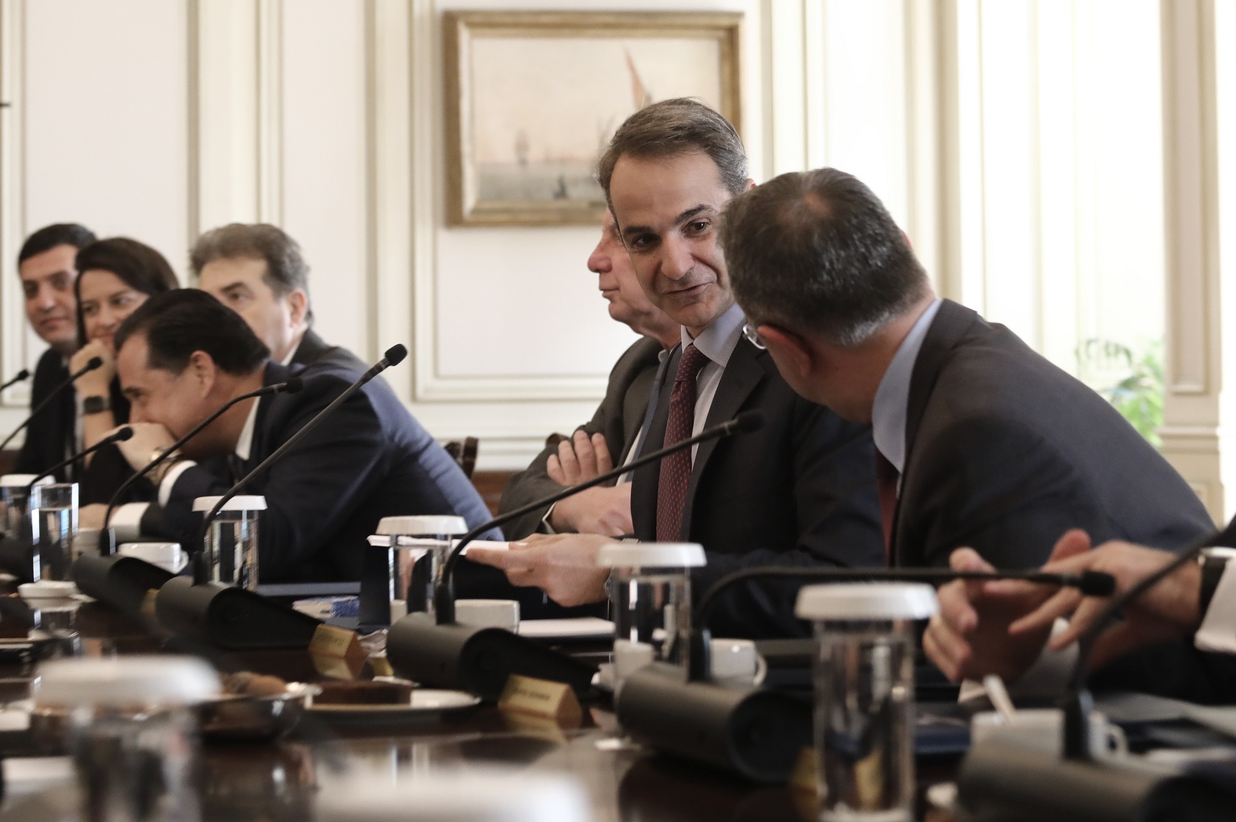 Υπουργικό συμβούλιο: Τα εύσημα σε Χρυσοχοϊδη και Σταϊκούρα απένειμε ο Μητσοτάκης