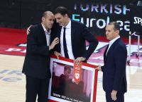 Γιώργος Μπαρτζώκας: Επέστρεψε και επίσημα στον Ολυμπιακό Γιώργος Μπαρτζώκας: Επέστρεψε και επίσημα στον Ολυμπιακό