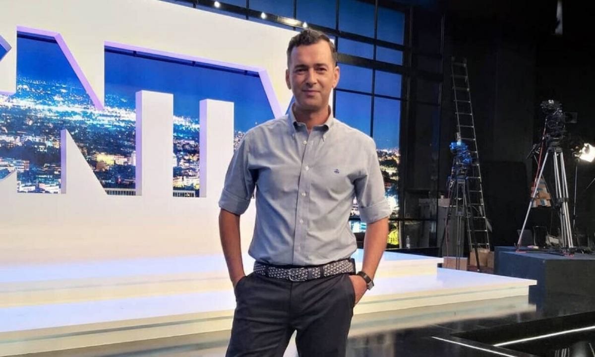 Άγγελος Μπράτης: «Τα media δεν ενδιαφέρονται για μένα επειδή είμαι gay» [vid]