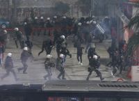 Ολυμπιακός – Παναθηναϊκός: Επεισόδια μεταξύ αστυνομικών και οπαδών [pics]
