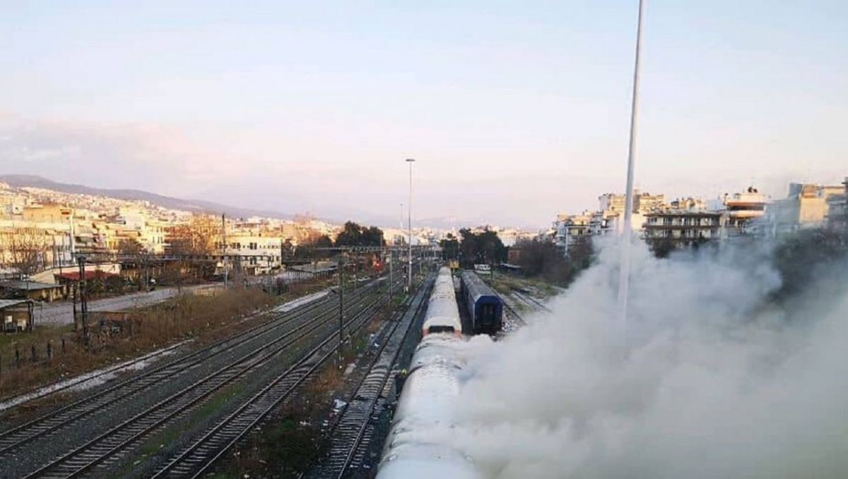 Θεσσαλονίκη ΟΣΕ φωτιά: Πυρκαγιά σε βαγόνια του οργανισμού