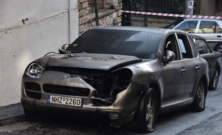 Εμπρησμοί αυτοκινήτων: Ανάληψη ευθύνης για το μπαράζ επιθέσεων