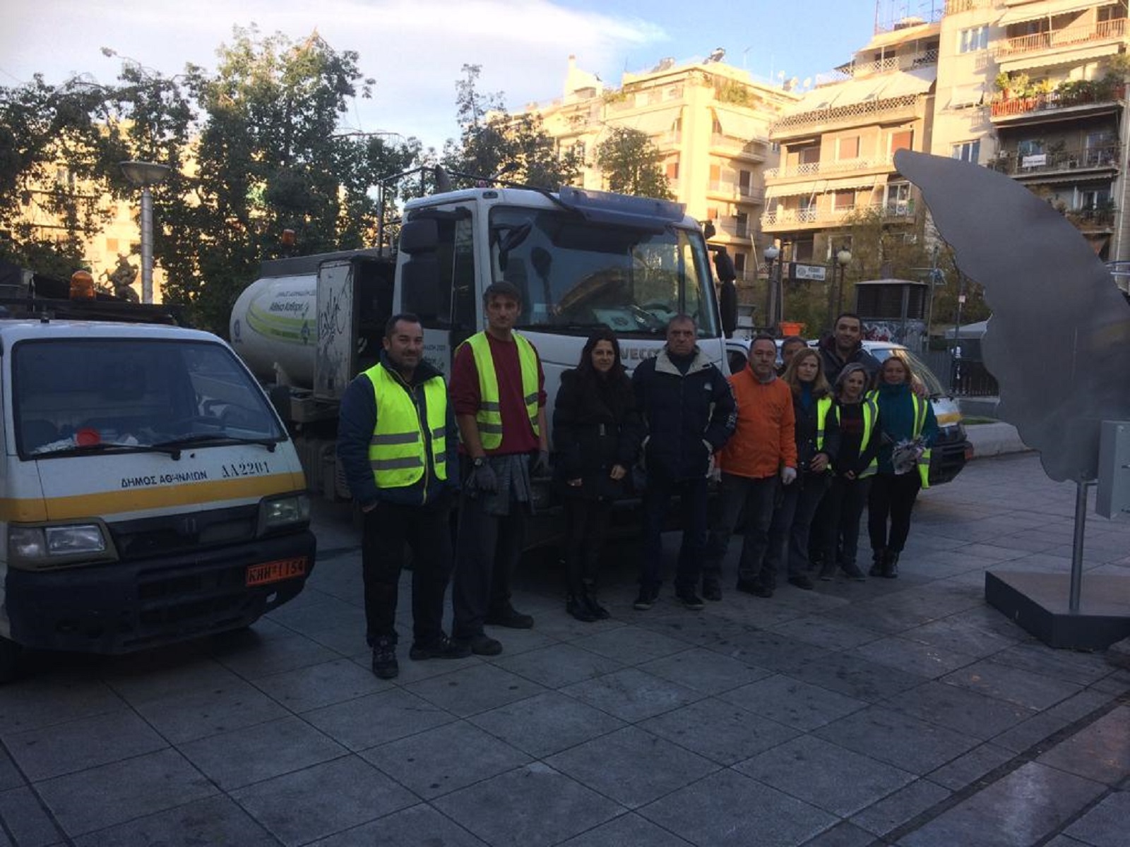 Δήμος Αθηναίων: Παρέμβαση καθαριότητας και αποκατάστασης στην πλατεία Βικτωρίας