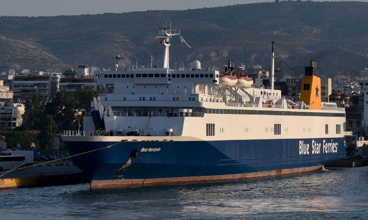 Ηράκλειο: Πλοίο προσέκρουσε στο λιμάνι – Τρόμος για 428 επιβάτες