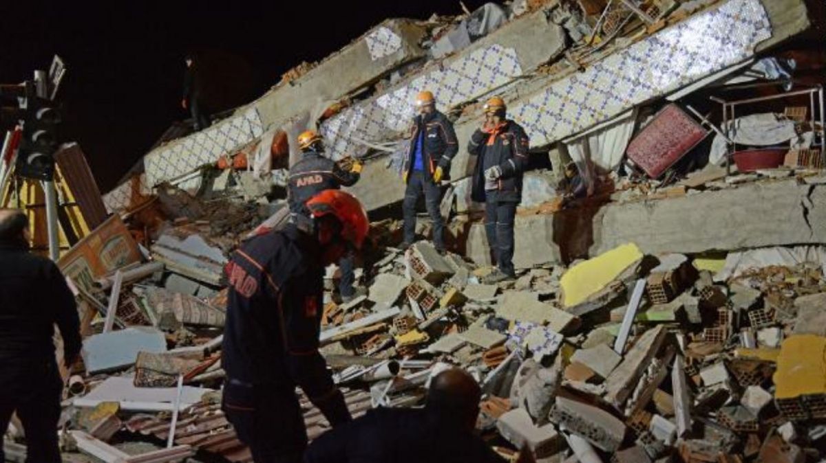 Σεισμός Τουρκία: Νέος μετασεισμός 5,1 Ρίχτερ – Έφτασαν τους 25 οι νεκροί [vids]