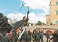 Τοξοβόλος του Συντάγματος: Συνελήφθη μετά από επιχείρηση της αντιτρομοκρατικής [vid]