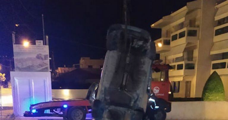 Κιάτο: Σοκαριστικό τροχαίο – Αυτοκίνητο έπεσε σε υπόγειο γκαράζ [pics]