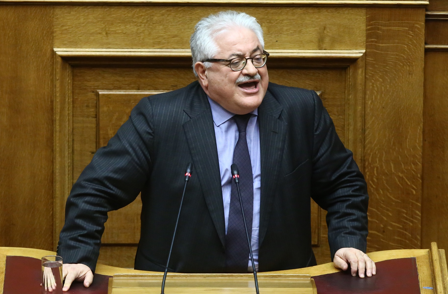 Κώστας Τζαβάρας