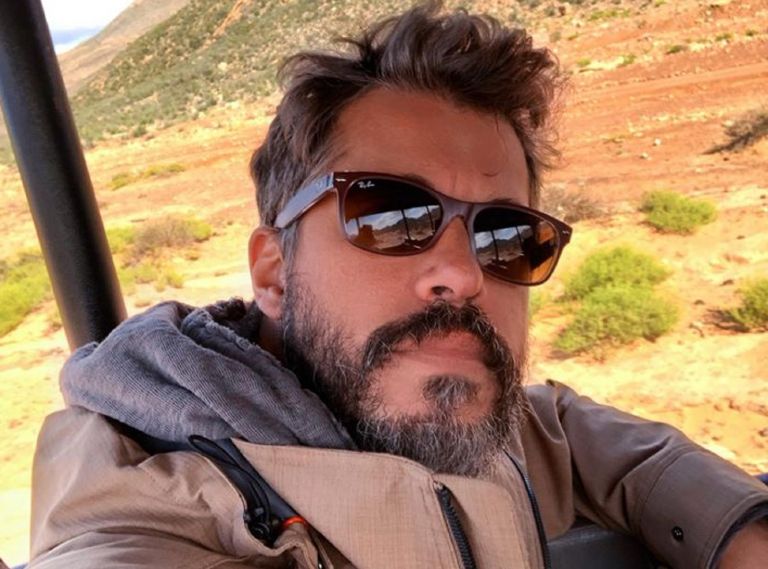 Χάρης Βαρθακούρης: Στο νοσοκομείο ο τραγουδιστής – Τι συνέβη [pics]