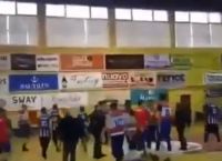 Ξύλο σε διαιτητή: Παίκτες και οπαδοί ξυλοκόπησαν διαιτητή σε αγώνα μπάσκετ στην Κέρκυρα [vid]