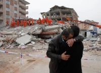 Ισχυρός σεισμός Τουρκία: Ελπίδα μέσα από τα συντρίμμια [vid]