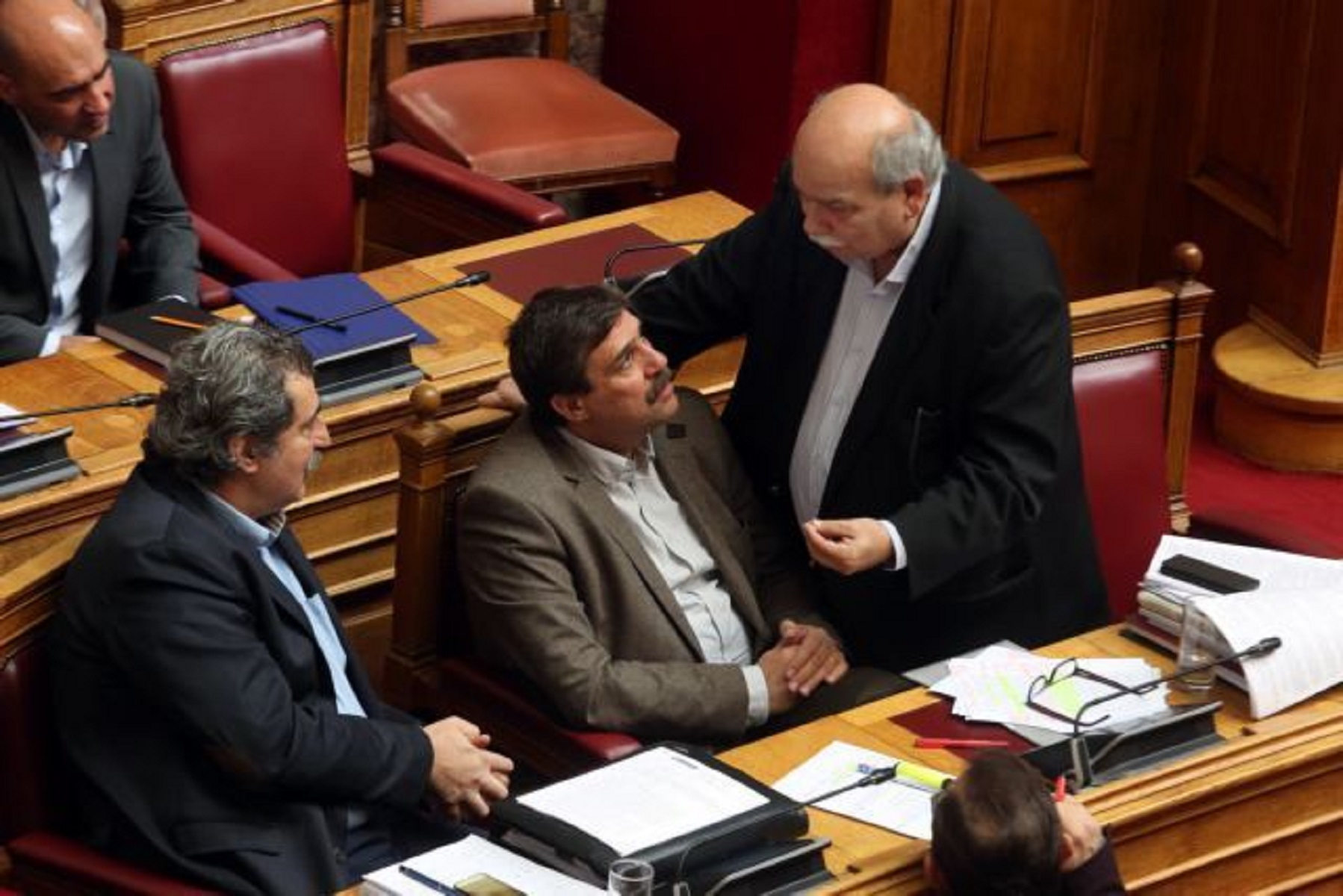 ΣΥΡΙΖΑ: Στα “μαχαίρια” Βούτσης και Πολάκης για την “μάχη των καναλιών”