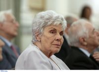 Κική Δημουλά: Νοσηλεύεται στη ΜΕΘ η σπουδαία ποιήτρια