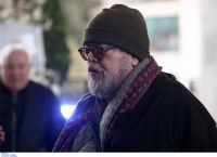 Σταμάτης Κραουνάκης στο υπουργείο Πολιτισμού: Tα «γαλλικά» του συνθέτη στην κοπή πίτας