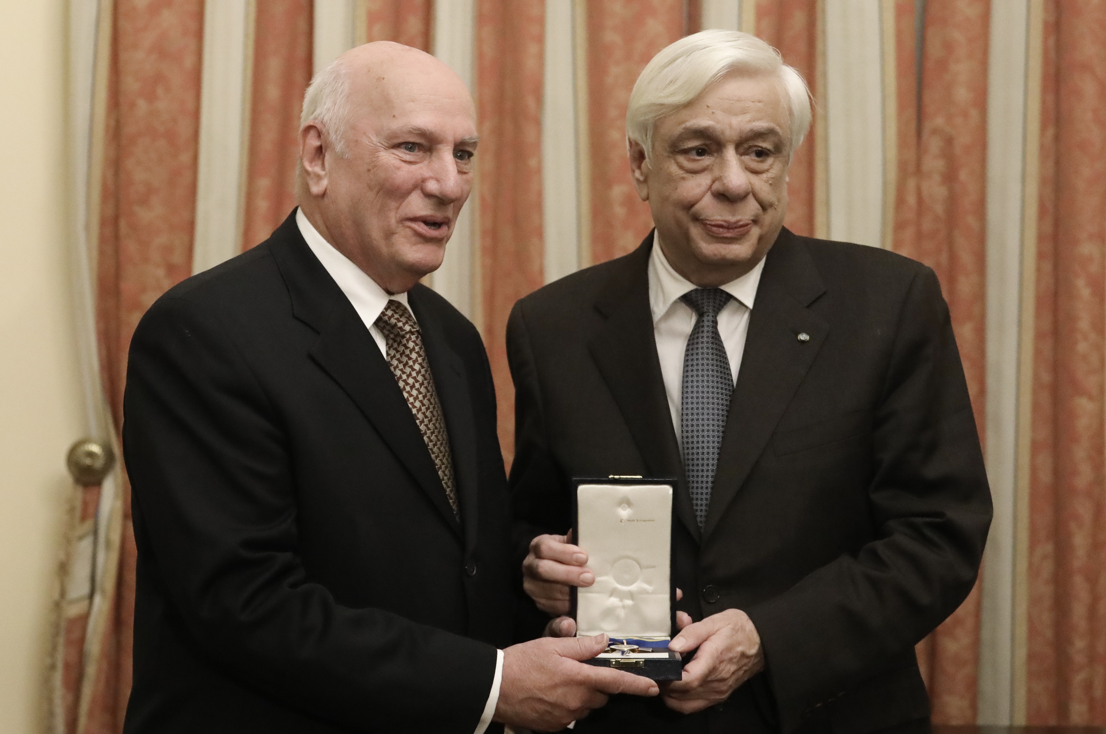 Χρήστος Ζερεφός Παράσημο: Του το επέδωσε ο Πρόεδρος της Δημοκρατίας Προκόπης Παυλόπουλος