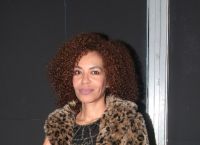 Νίκη Σερέτη “The 2night Show”: Η ηθοποιός μιλά για τον ρατσισμό την αποχή από την τηλεόραση, τη ψυχοθεραπεία