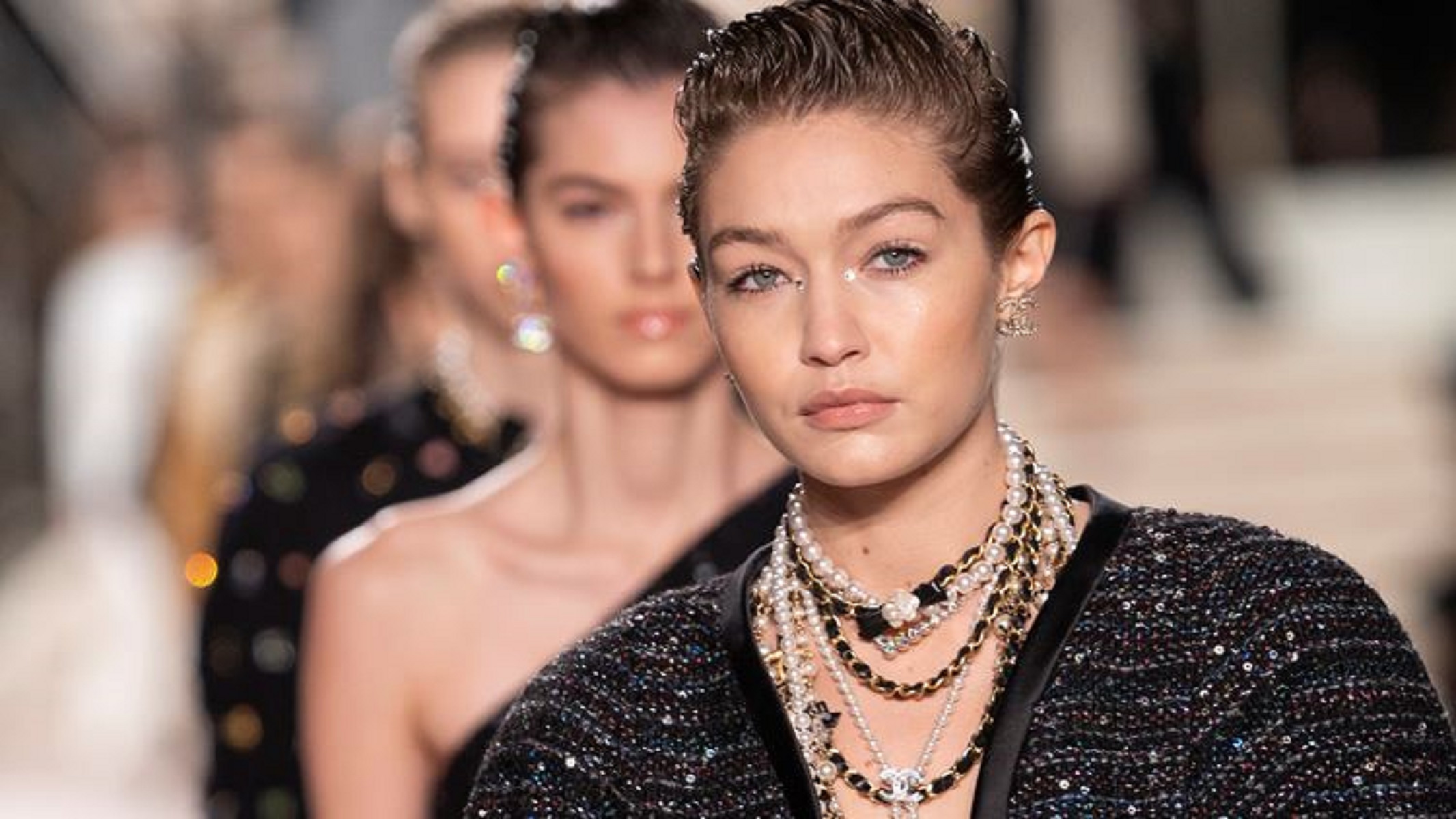Agnes B, Chanel, Prada: Οι οίκοι μόδας ακυρώνουν τα σόου τους