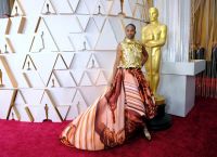 Billy Porter Όσκαρ 2020: Με χρυσή τουαλέτα εμπνευσμένη από τη βασιλική οικογένεια [pics]