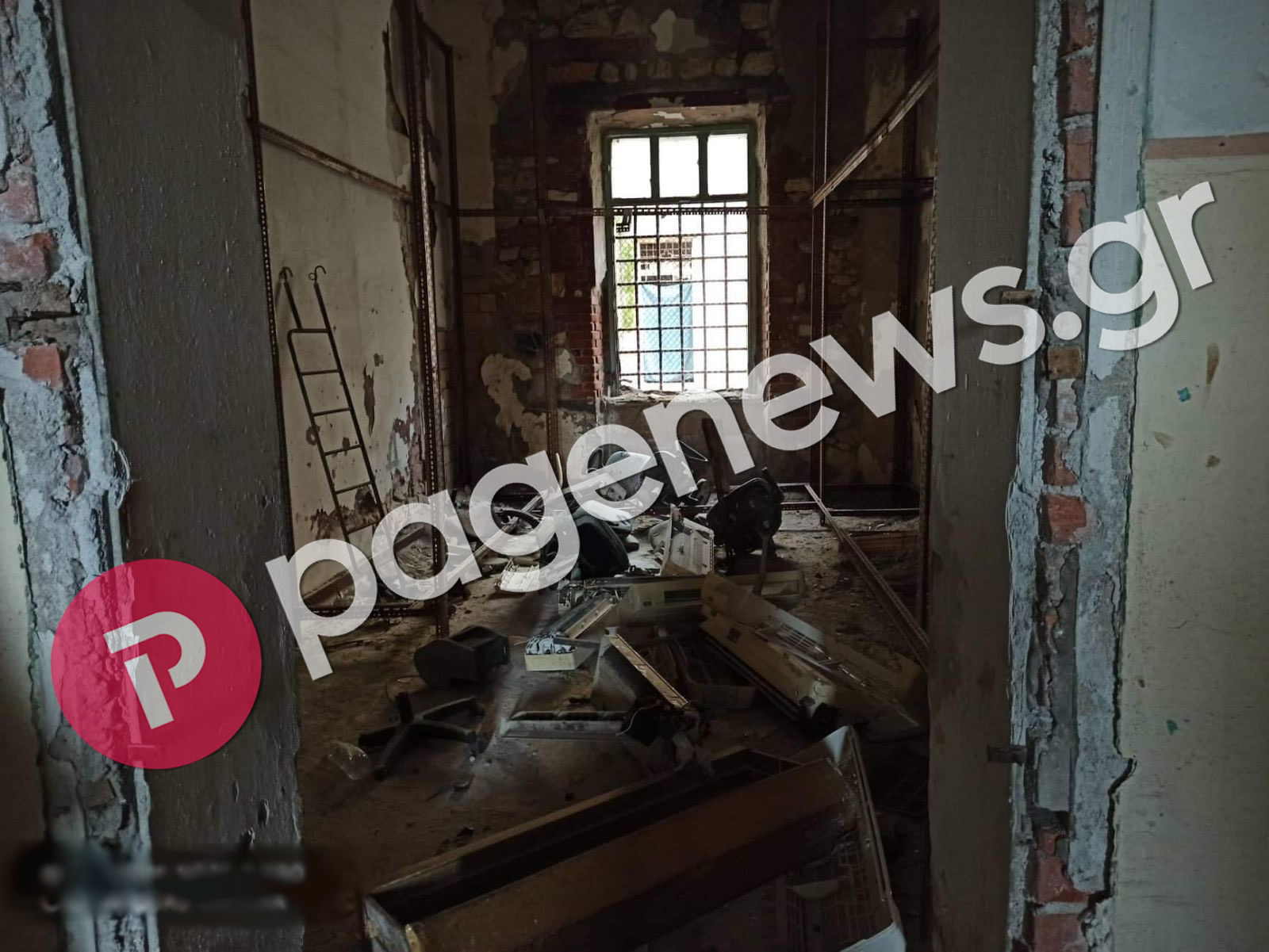 Λέρος μετανάστες: Αποκλειστικές εικόνες από το πλιάτσικο που έκαναν στο νοσοκομείο