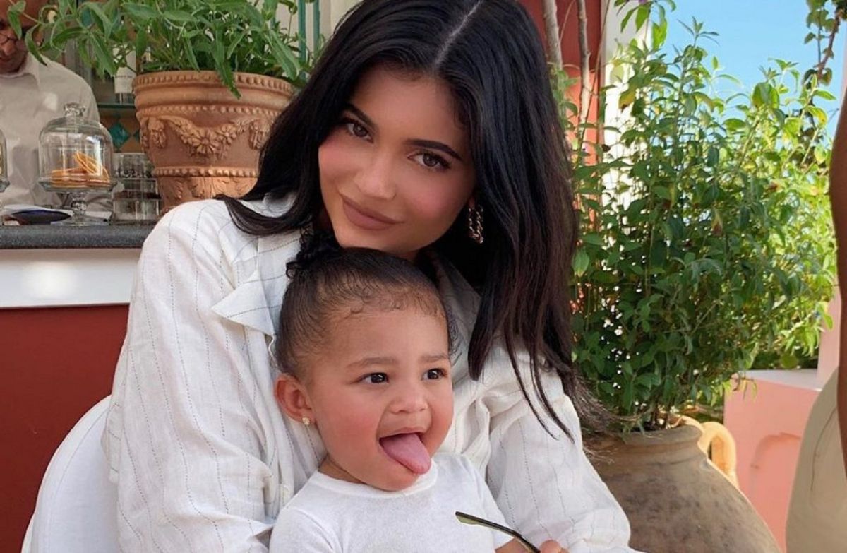 Kylie Jenner παιδί: Η πίεση από φίλους της να κάνει αδερφάκι στην Stormi
