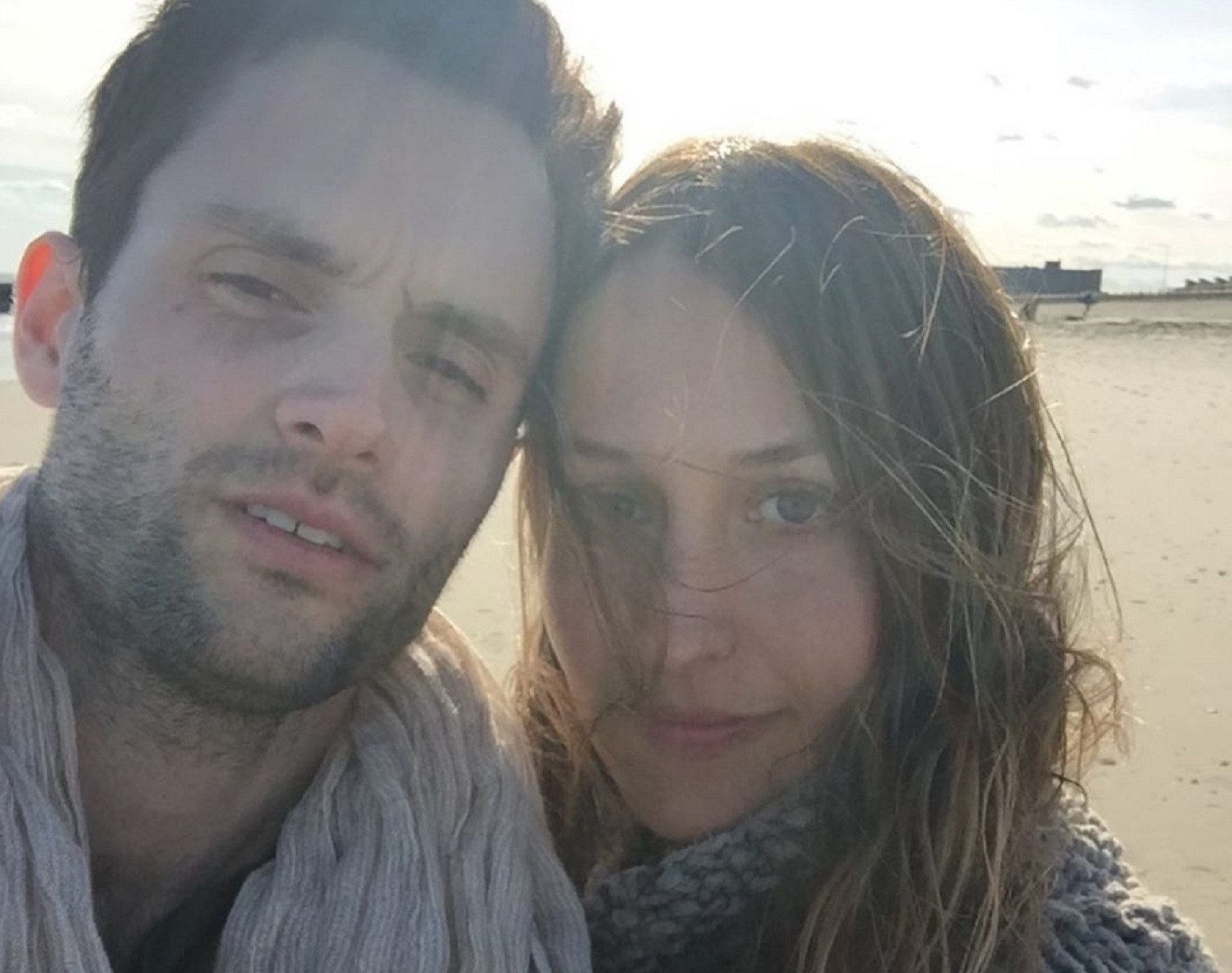 Penn Badgley πατέρας: Ο πρωταγωνιστής της σειράς “You” ετοιμάζεται για μπαμπάς