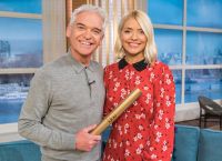 Phillip Schofield: Ο διάσημος παρουσιαστής αποκάλυψε ότι είναι γκέι [pic&vid]