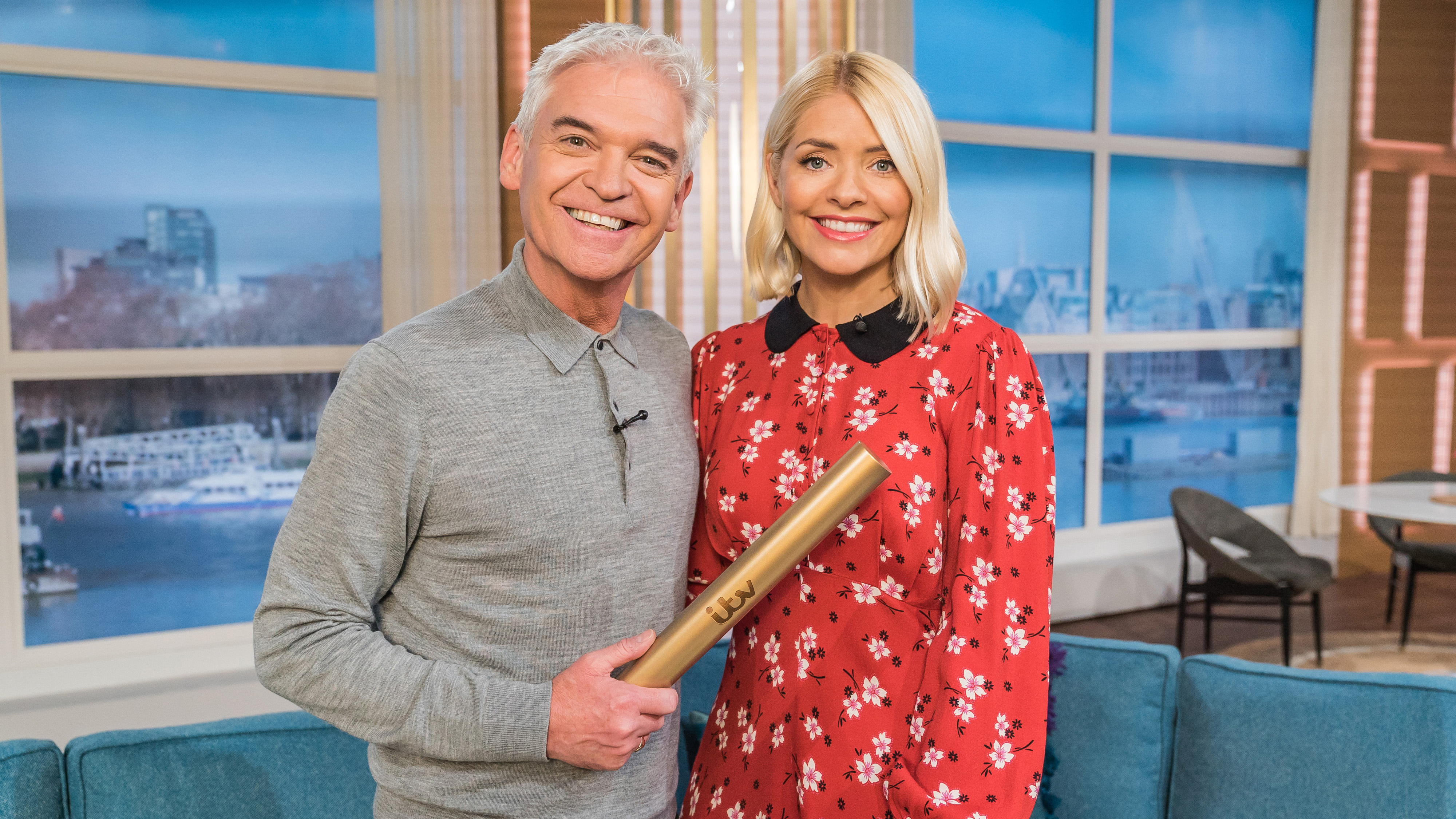 Phillip Schofield: Ο διάσημος παρουσιαστής αποκάλυψε ότι είναι γκέι [pic&vid]