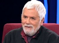 Μιχάλης Μανιάτης στα “Μεσάνυχτα”: Ποιος είναι ο λόγος που ο ηθοποιός κυκλοφορούσε με συνοδεία Μιχάλης Μανιάτης στα “Μεσάνυχτα”: Ποιος είναι ο λόγος που ο ηθοποιός κυκλοφορούσε με συνοδεία
