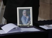 Κώστας Βουτσάς κηδεία: Το τελευταίο αντίο στον σπουδαίο ηθοποιό