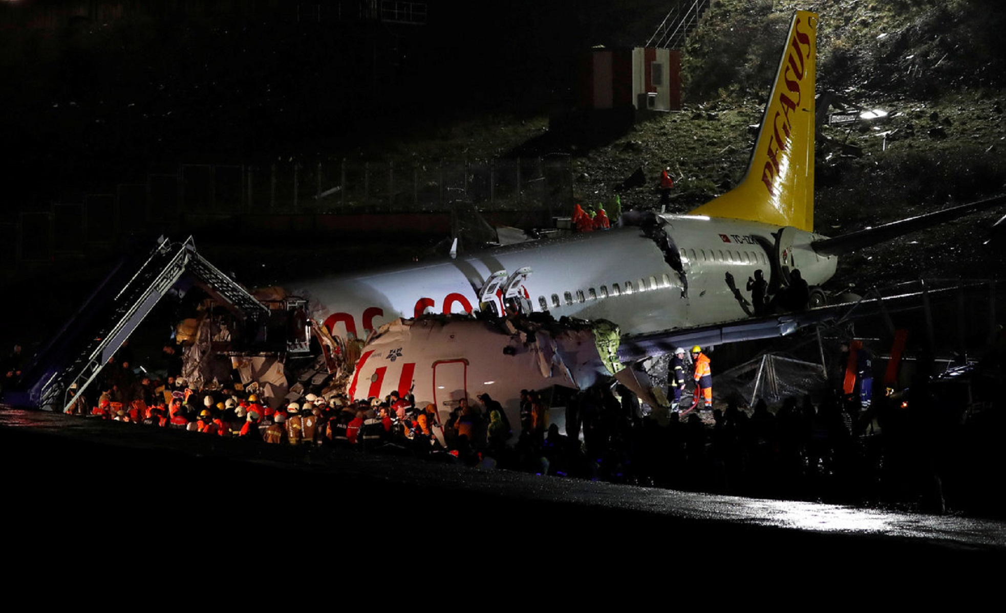 Pegasus Airlines συντριβή: Τρεις νεκροί από αεροπορικό δυστύχημα – Στους 179 οι τραυματίες