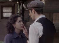 Άγριες Μέλισσες spoiler επόμενα επεισόδια: Ο Μελέτης και η Πηνελόπη το σκάνε αλλά τους βλέπει η Ανέτ