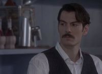 Άγριες Μέλισσες spoiler: Ο Κωνσταντής βάζει φωτιά στο σπίτι της Ελένης
