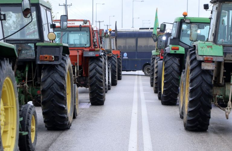 Μπλόκο αγροτών Καρδίτσα: Αποχώρησαν τα τρακτέρ – “Ο αγώνας μας θα συνεχιστεί με άλλες μορφές”