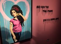 Beyond Black – The Style of Amy Winehouse: Έκθεση για τη ζωή και το στυλ της [vid]