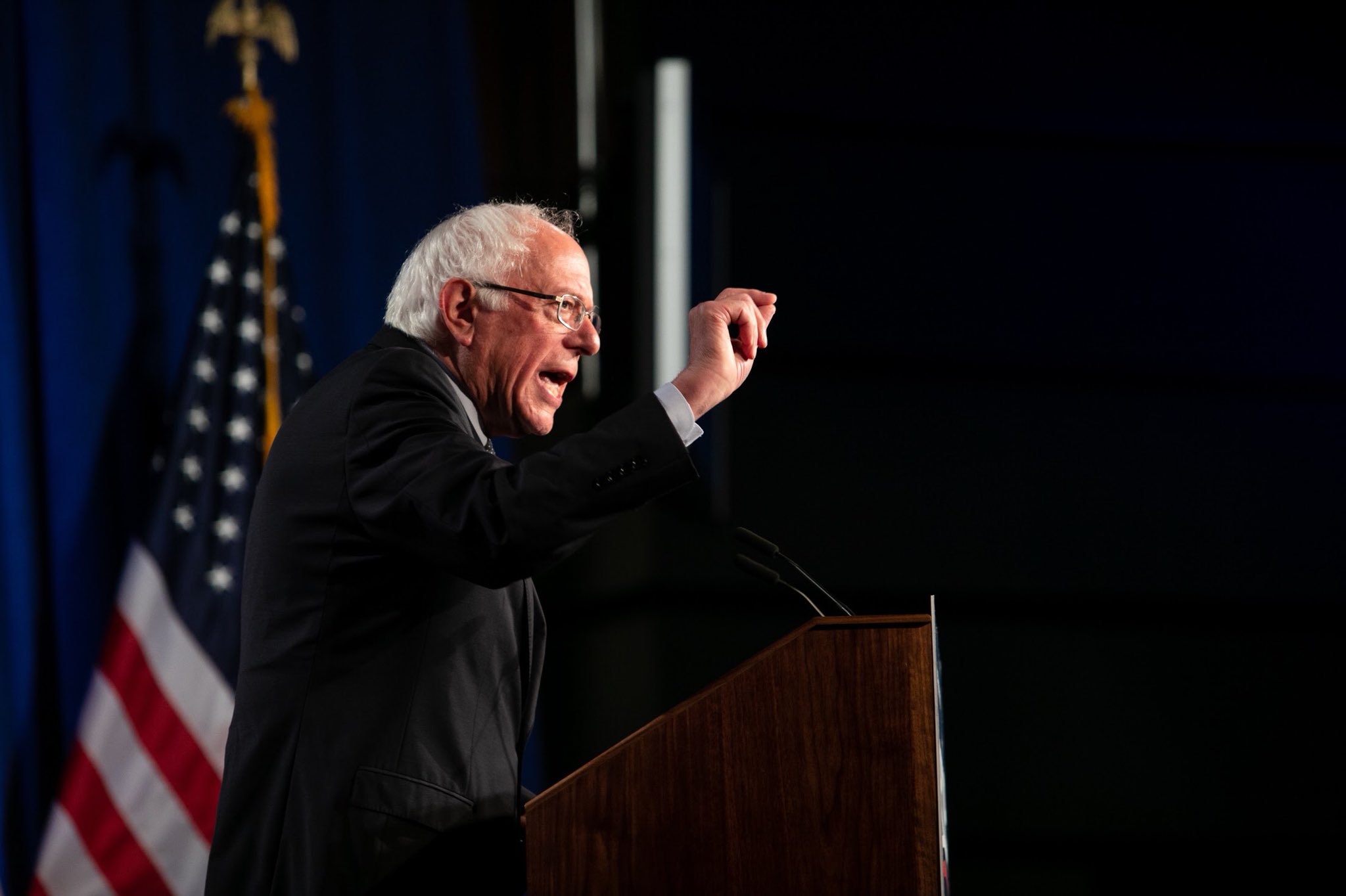 Μπέρνι Σάντερς: Φαβορί για να πάρει το χρίσμα των Δημοκρατικών