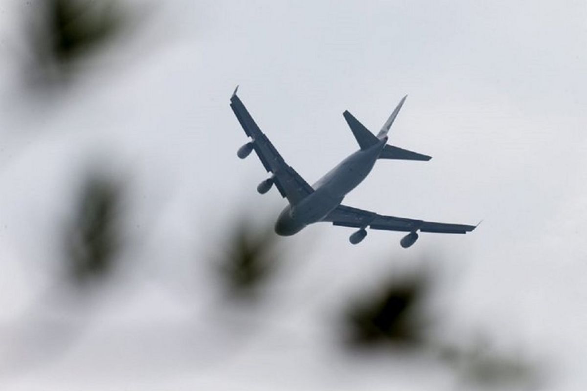 Boeing 777 με 200 επιβάτες επιστρέφει εκτάκτως στη Μόσχα