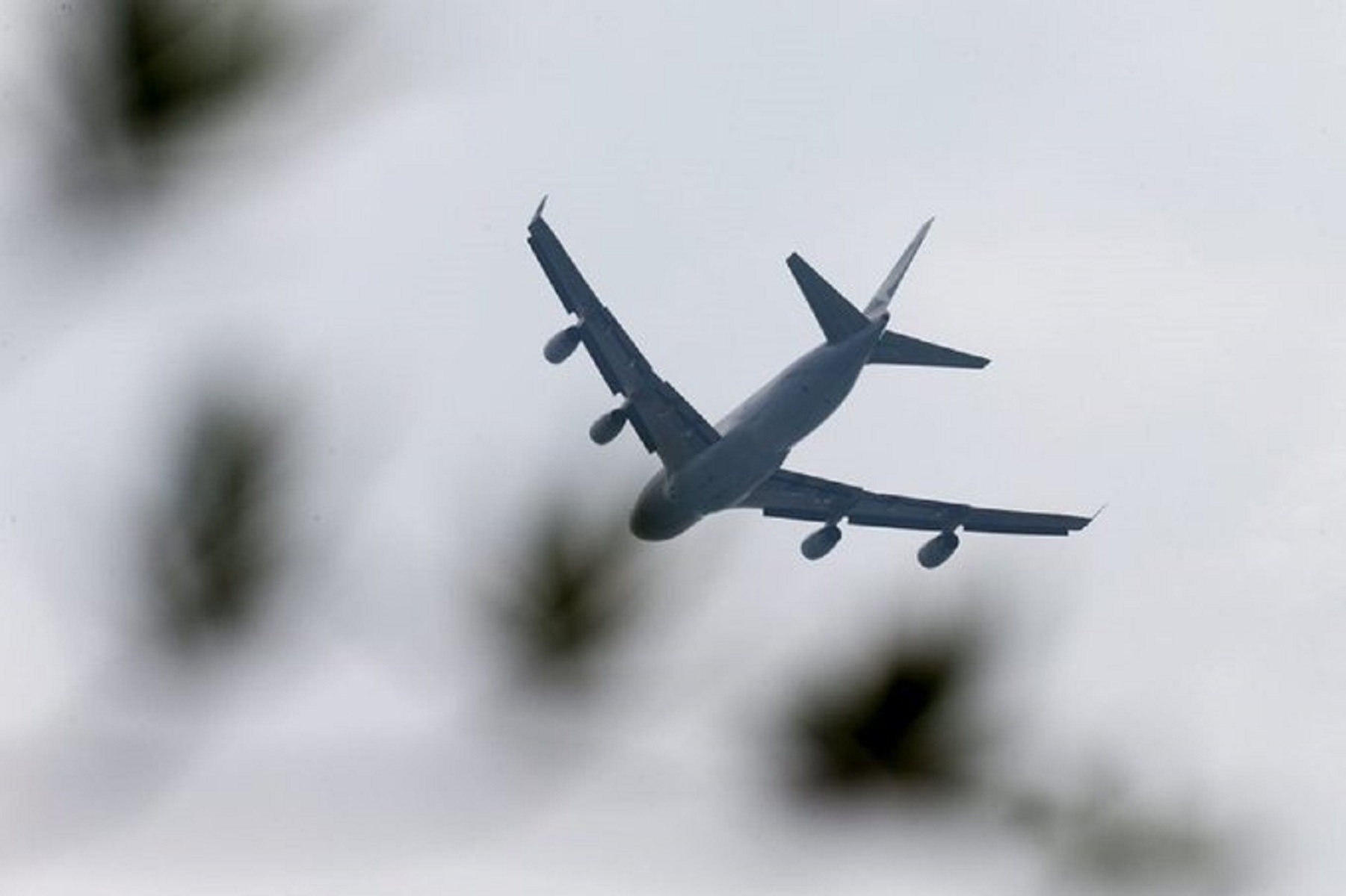 Boeing 777 με 200 επιβάτες επιστρέφει εκτάκτως στη Μόσχα