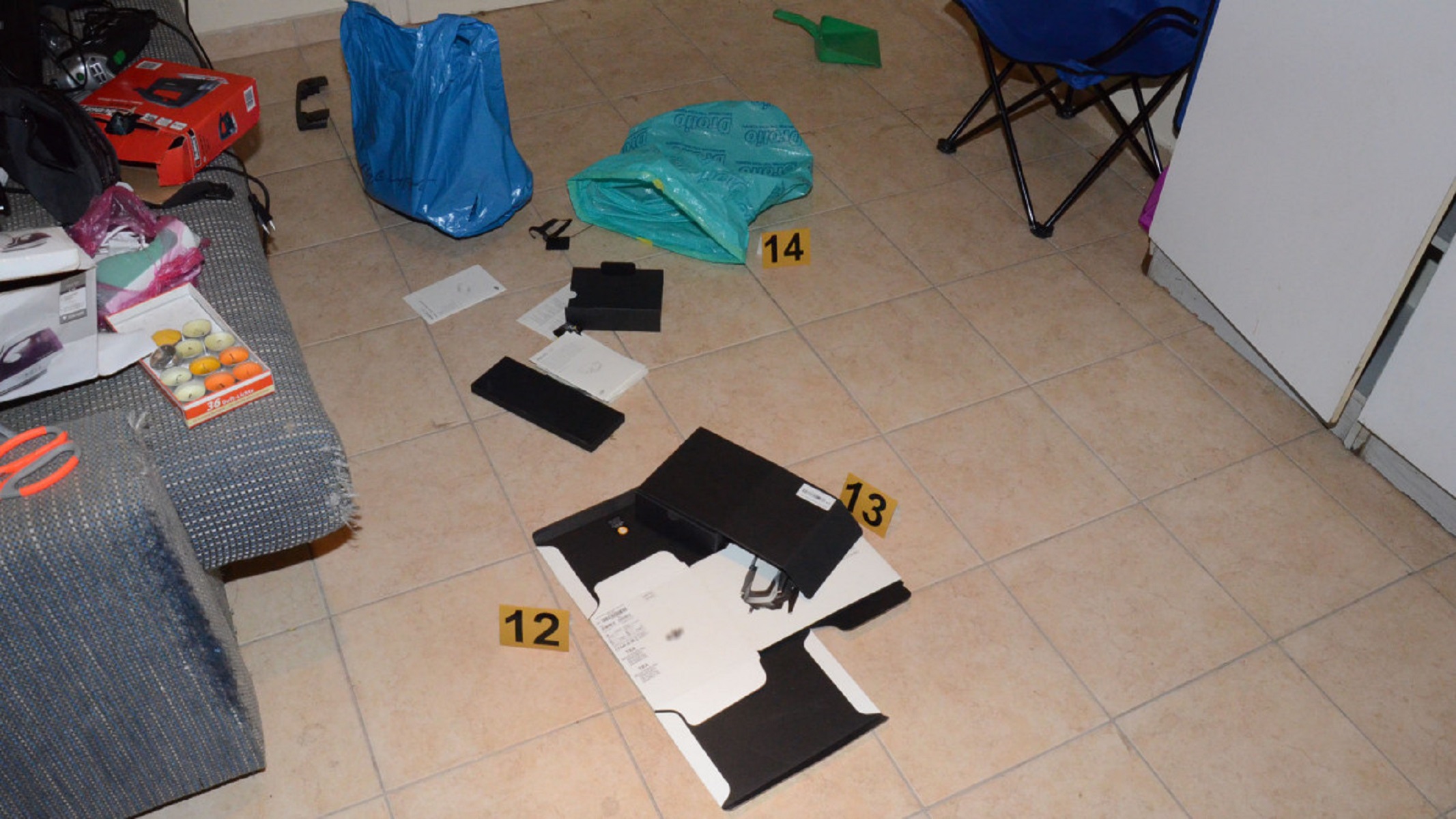 Τοξοβόλος του Συντάγματος γιάφκα: Οι πρώτες εικόνες και τα ευρήματα από το διαμέρισμα του