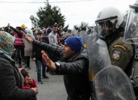 Ο αντιδημοκρατικός κατήφορος της κυβέρνησης στο μεταναστευτικό
