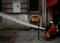 Μεγάλη φωτιά στο Παρίσι – Εκκενώνεται ο σιδηροδρομικός σταθμός Γκαρ ντε Λιόν