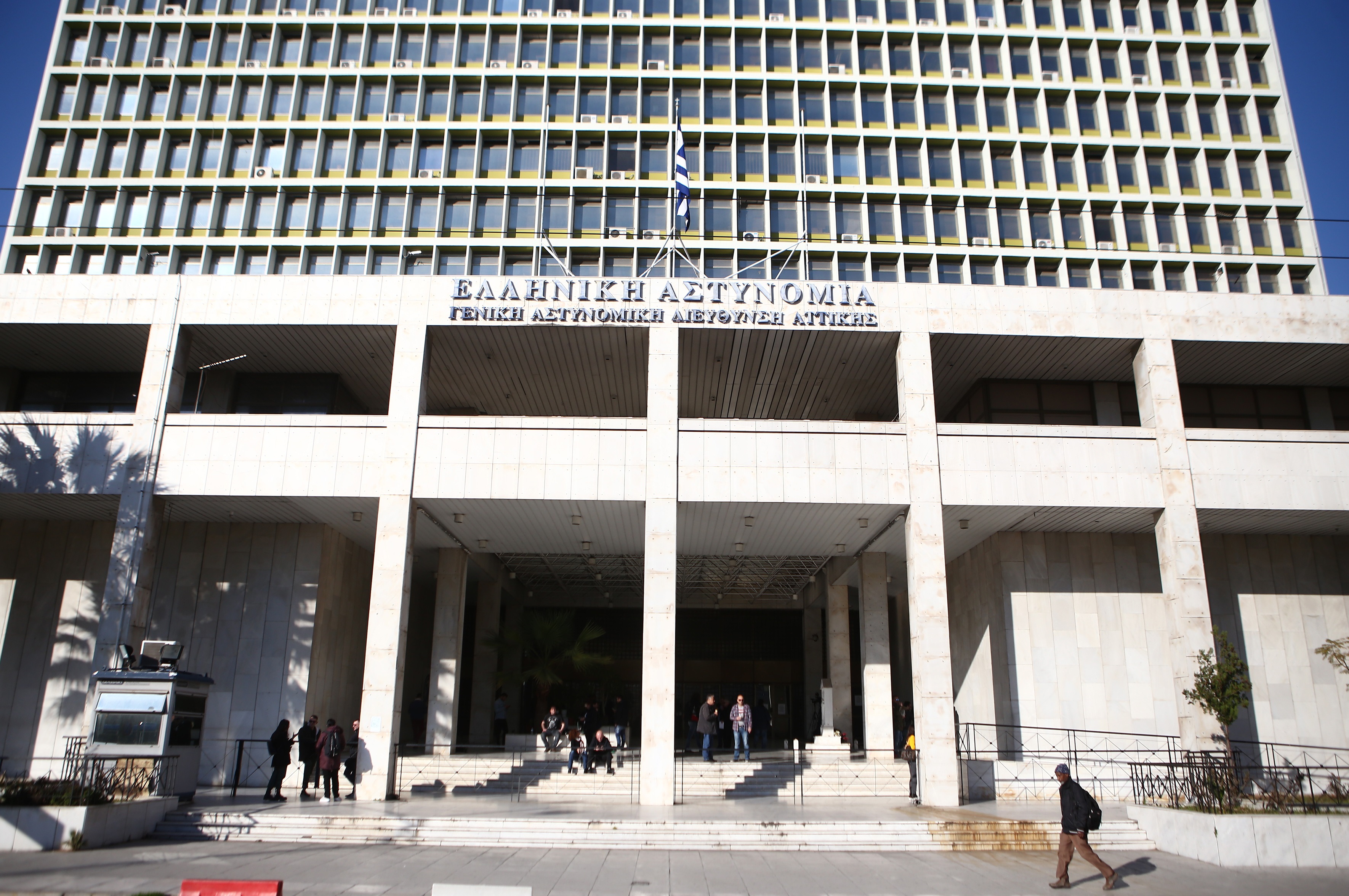 Προανακριτική Novartis: Δεν πήγε στη ΓΑΔΑ για να καταθέσει ο “Σαράφης” – Διατάχθηκε η βίαιη προσαγωγή του