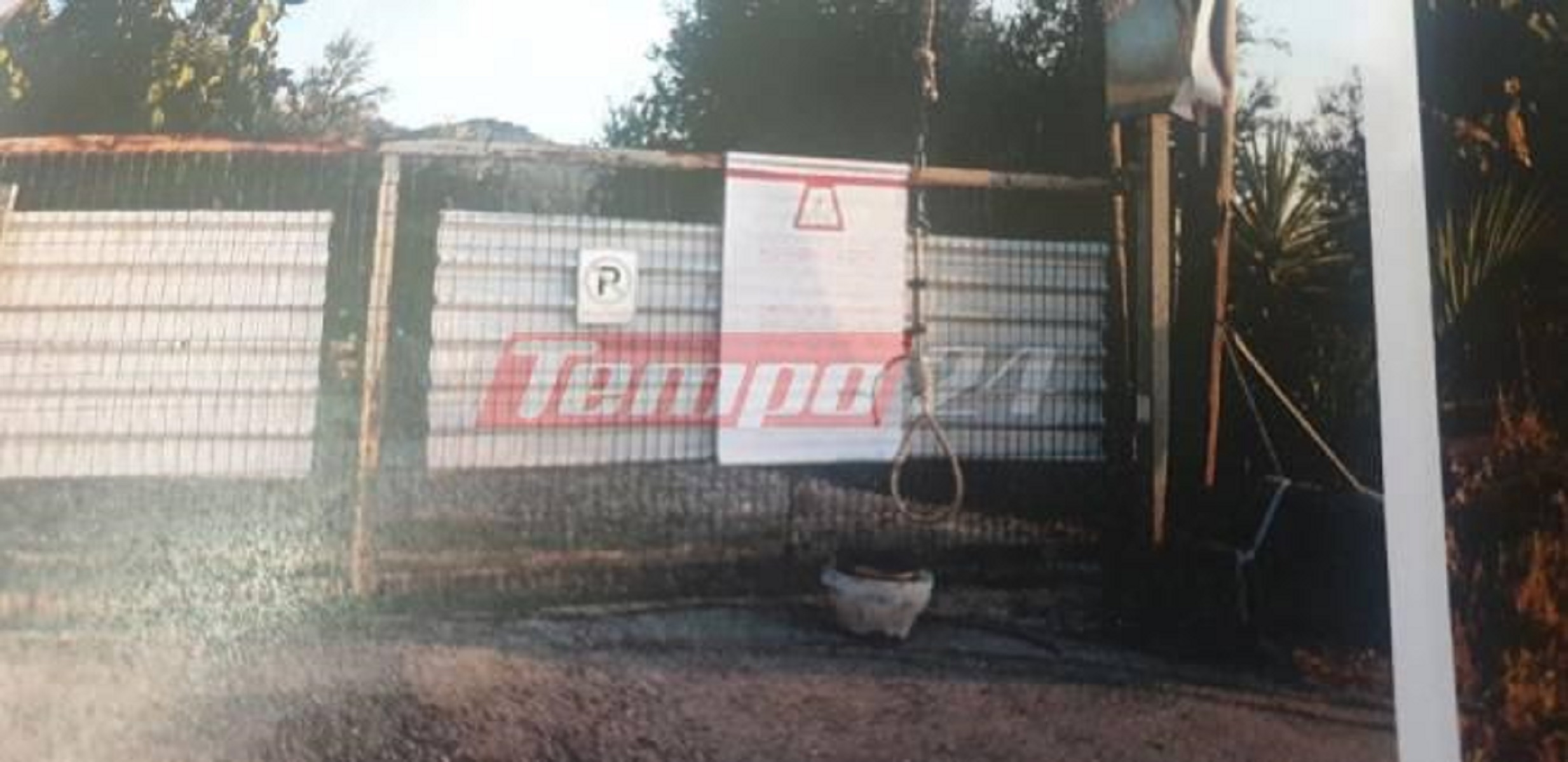 Πάτρα δολοφονία: Κρεμάλα και γυναίκες με κομμένα κεφάλια έξω από το φανοποιείο