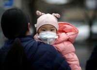 Κορονοϊός: “Χτυπά” βρέφη και εγκύους