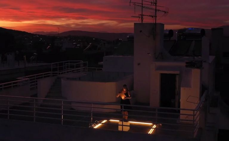 Η “Κρεατόπιτα” στο θέατρο Αλκμήνη: Το νέο έργο της Αγγελικής Δαρλάση