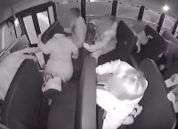 Οχάιο ΗΠΑ: Τρομερό τροχαίο με ανατροπή λεωφορείου γεμάτο με μαθητές