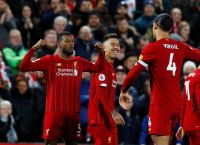 Η ώρα της απονομής για τη Λίβερπουλ Η ώρα της απονομής για τη Λίβερπουλ